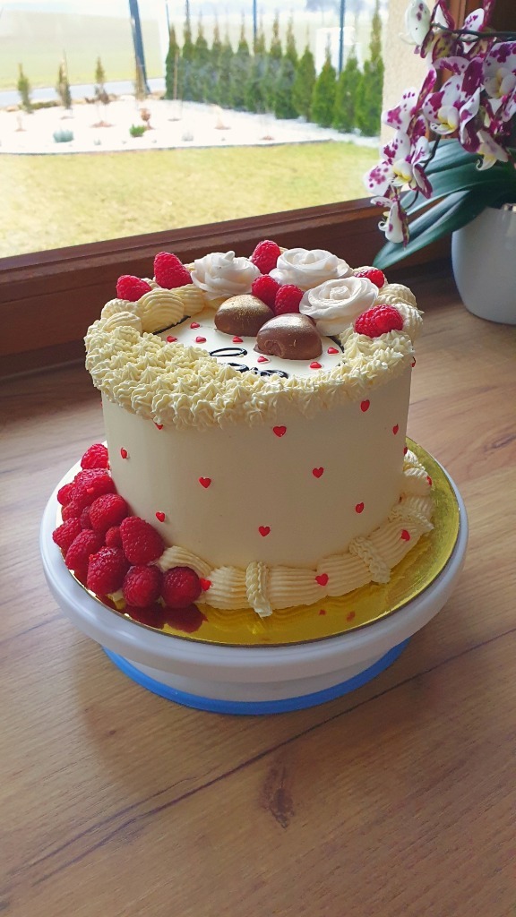 Świeżo upieczone biszkopty – efekt domowej, starannej pracy